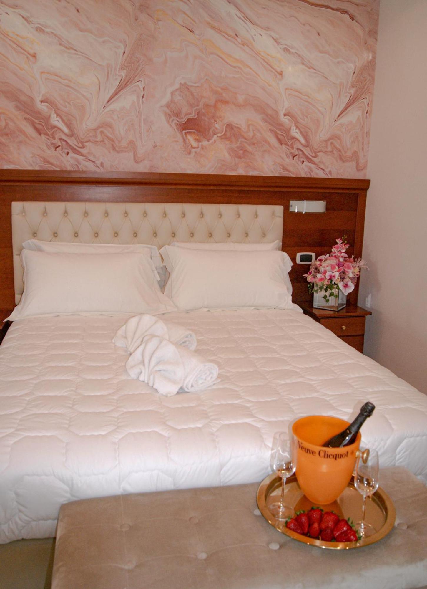 Monti 66 Hotel Rome Bagian luar foto